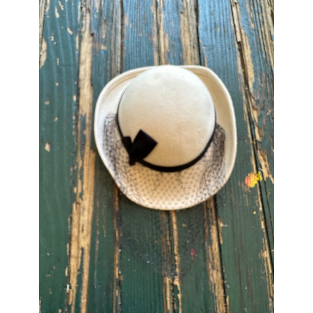 Ernie Vintage Cream Wool Felt‎ Pillbox Hat Black Birdcage Veil Bow Accent Mens